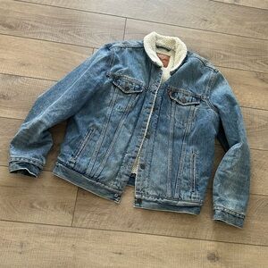 Levi's Blue Denim Sherpa Jacket in Size Large